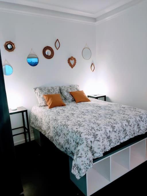 Appartement Les Abbesses Paris Ngoại thất bức ảnh